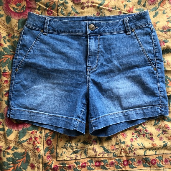 d. jeans - jean shorts - Picture 4 of 5